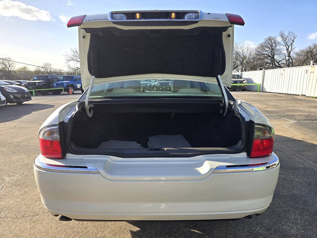 Used 2004 Lincoln LS RWD image 14