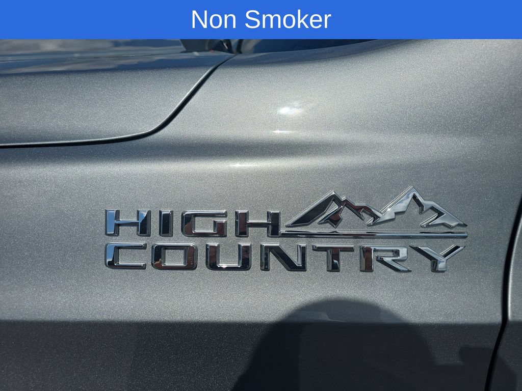 Used 2025 Chevrolet Tahoe High Country AWD/4WD image 12