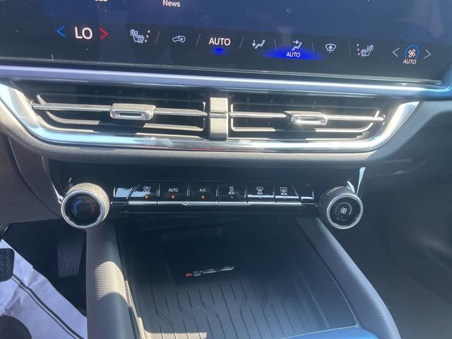 New 2026 Chevrolet Equinox EV LT image 25