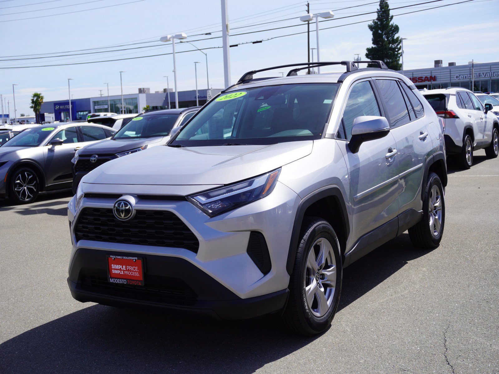 Used 2022 Toyota RAV4 XLE w/ Convenience Package FWD image 5