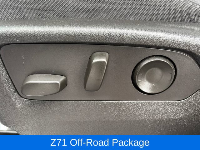 Used 2023 Chevrolet Silverado 1500 LT AWD/4WD image 15