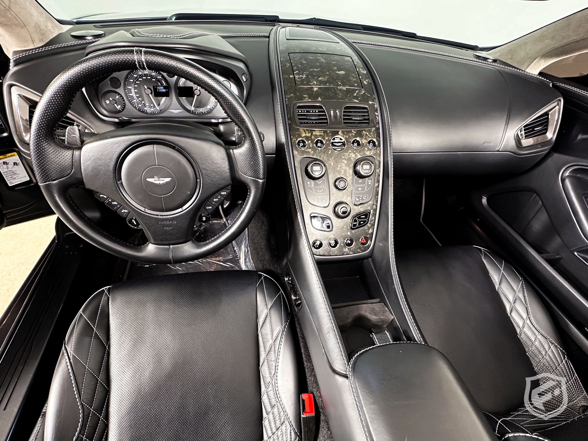 Used 2018 Aston Martin Vanquish S RWD image 21
