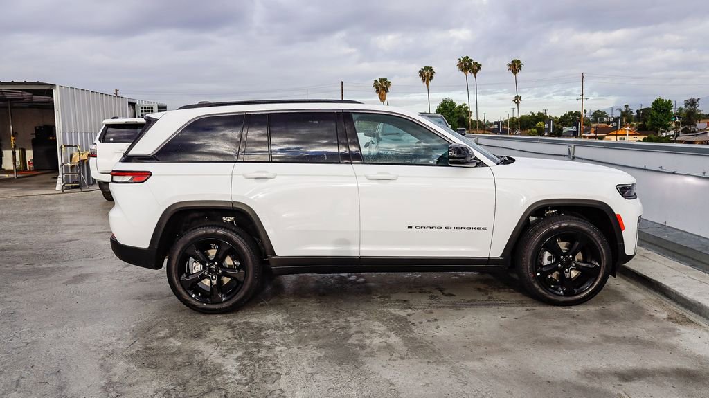 New 2026 Jeep Grand Cherokee Limited AWD/4WD image 13