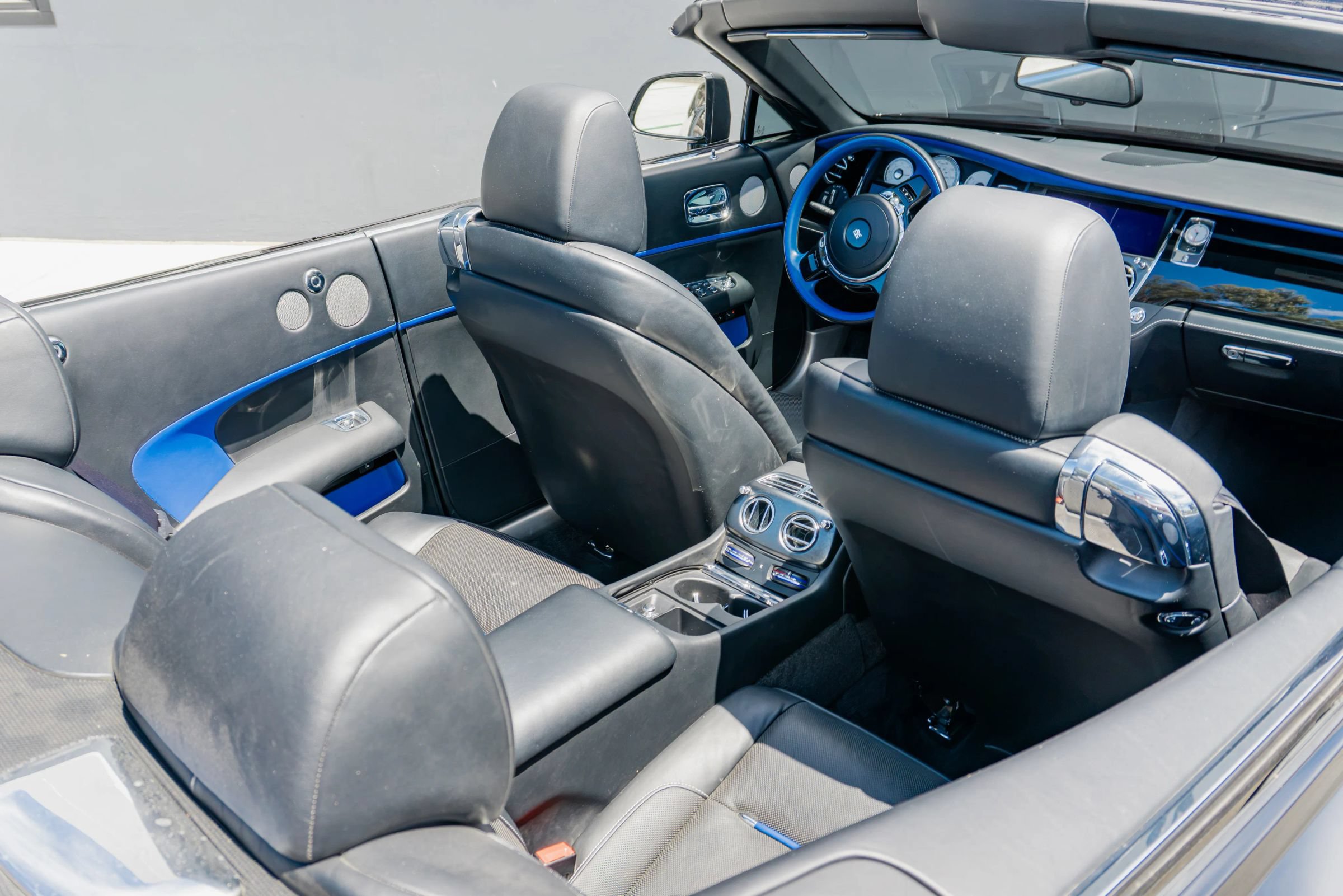 Used 2018 Rolls-Royce Dawn RWD image 62