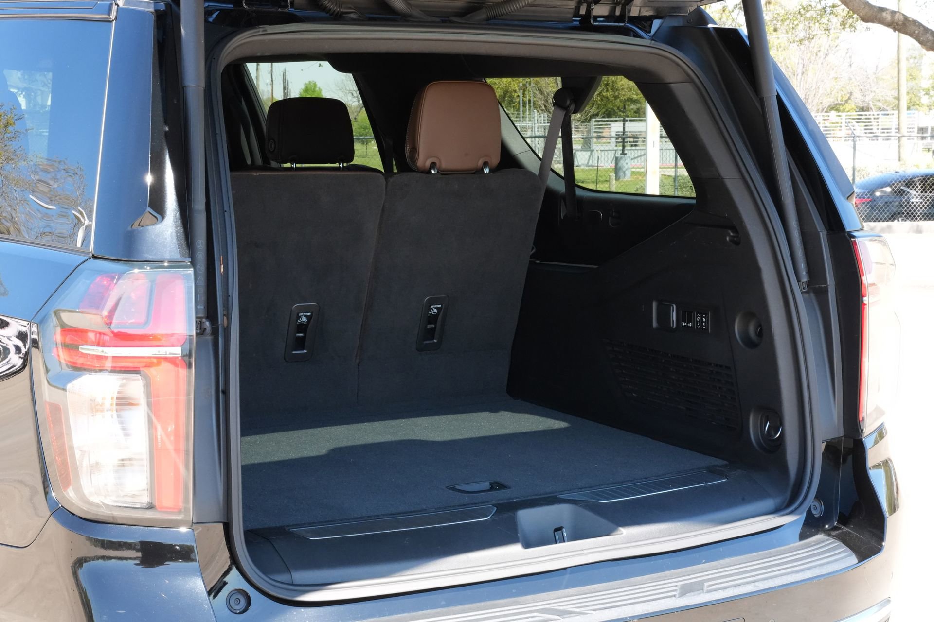 Used 2023 Chevrolet Suburban High Country w/ Max Trailering Package RWD image 24