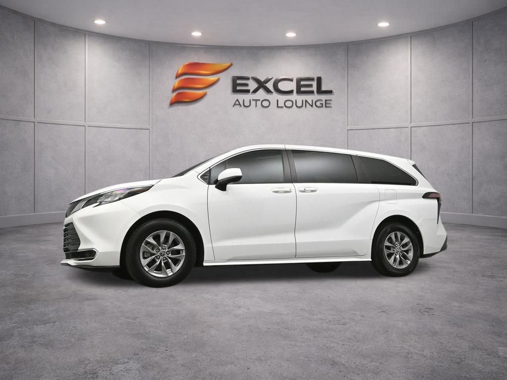 Used 2022 Toyota Sienna LE FWD image 34