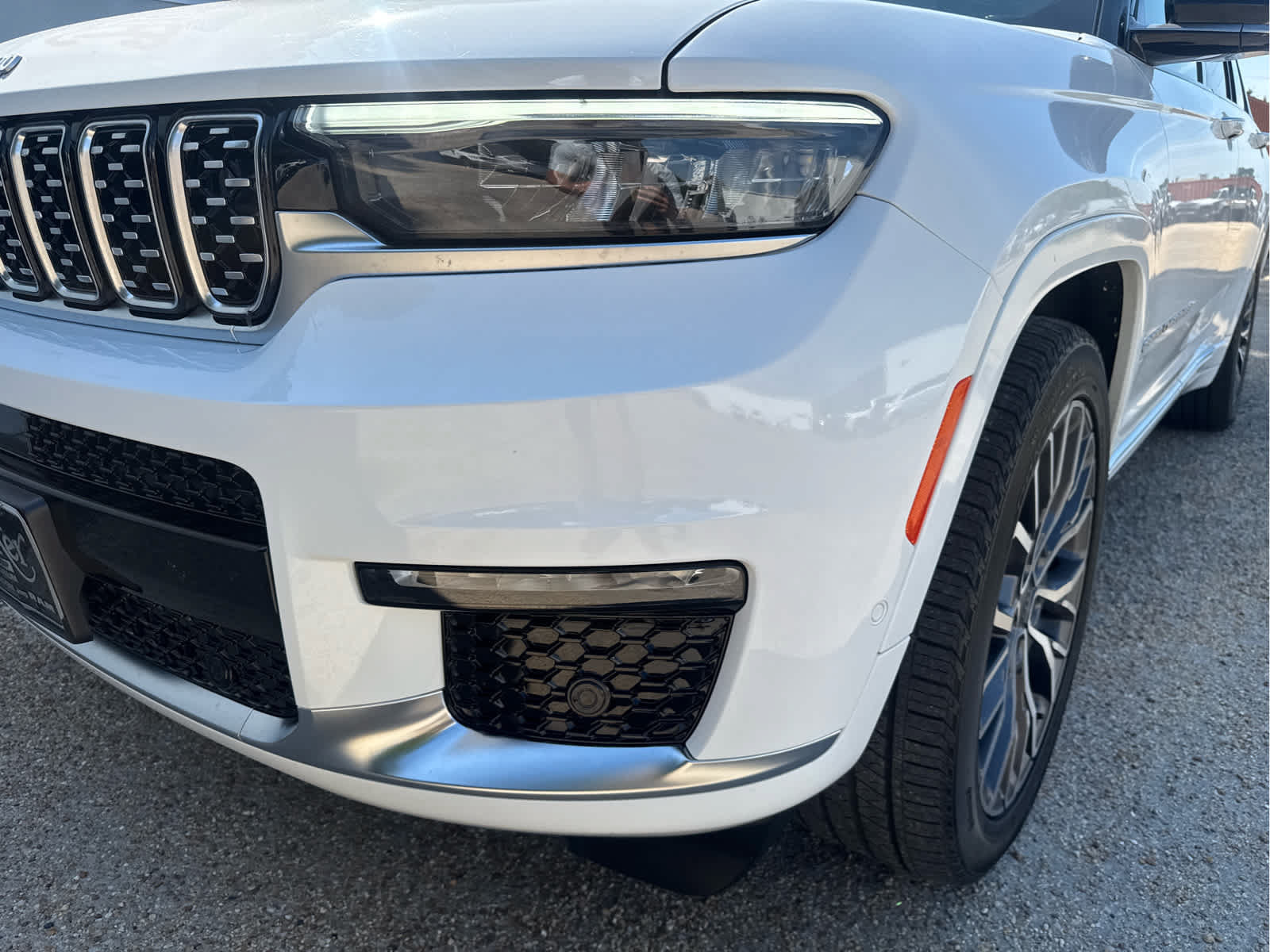 Used 2025 Jeep Grand Cherokee L Summit AWD/4WD image 9