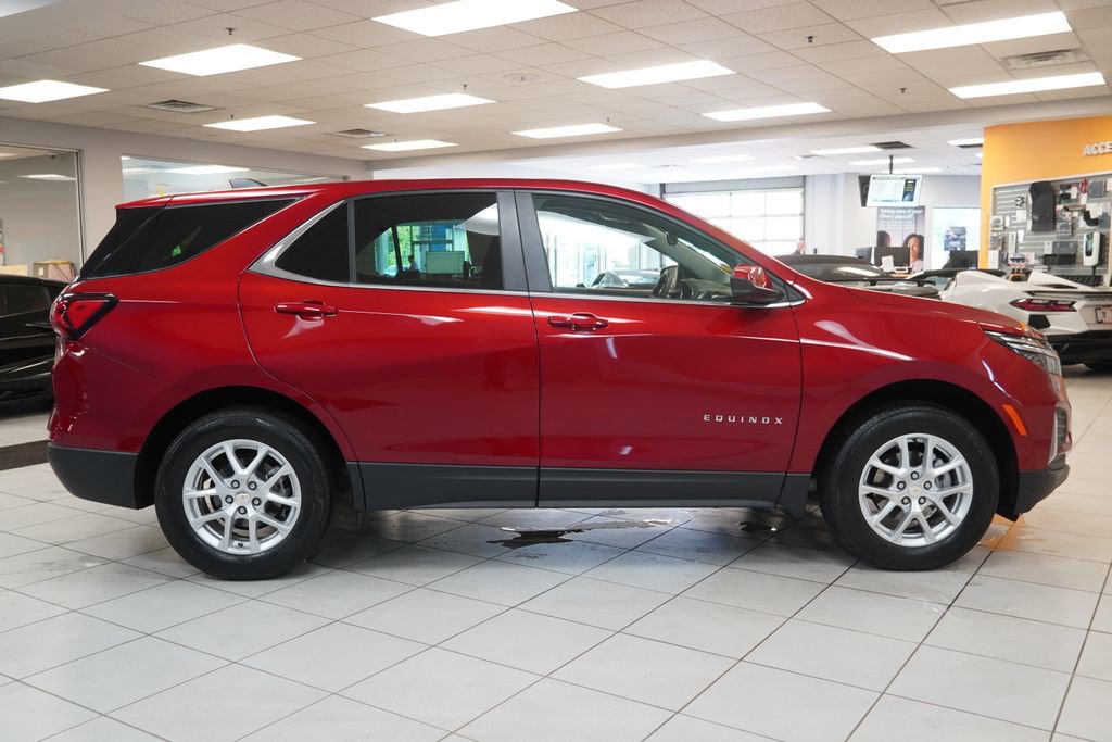 Used 2024 Chevrolet Equinox LT w/ LPO, Floor Liner Package AWD/4WD image 15