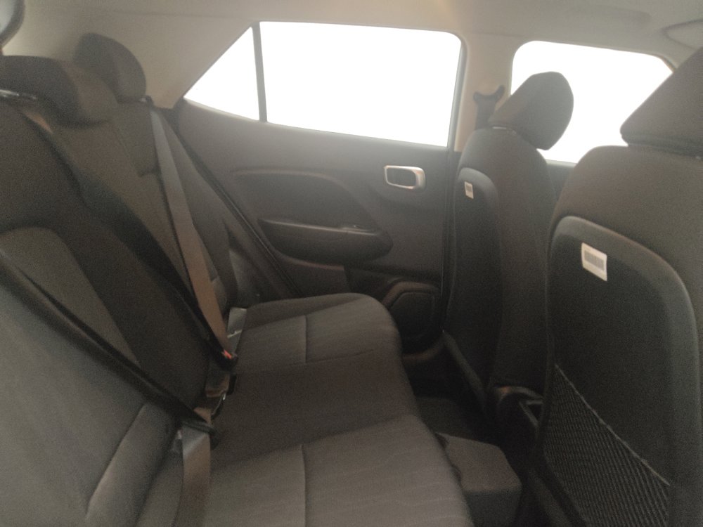 Used 2021 Hyundai Venue SE FWD image 19