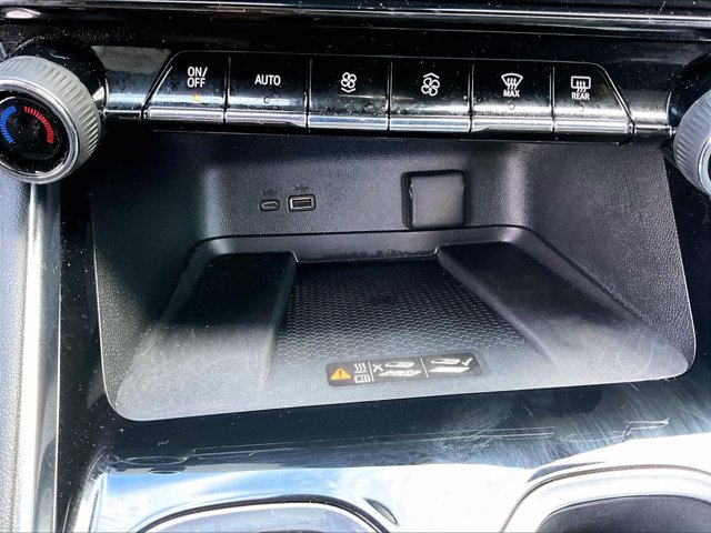 Used 2025 Chevrolet Traverse LT FWD image 26