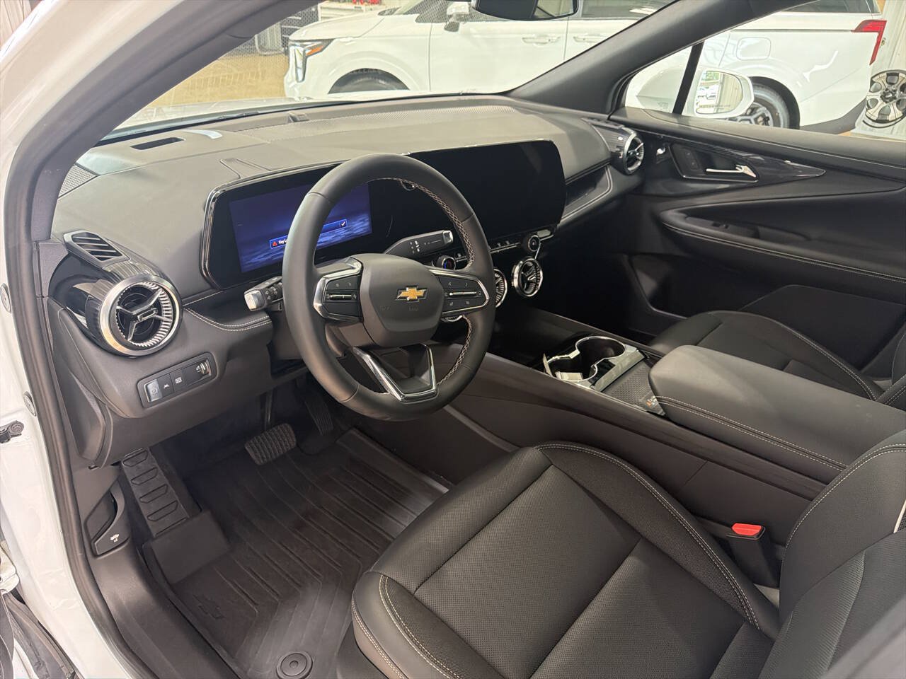 Used 2024 Chevrolet Blazer EV LT AWD/4WD image 9