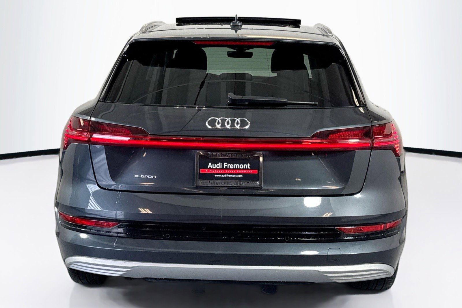 Used 2019 Audi e-tron Premium Plus w/ Cold Weather Package image 6