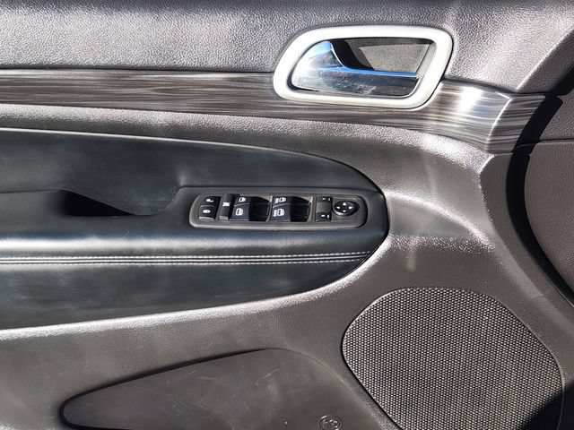 Used 2021 Jeep Grand Cherokee Laredo X AWD/4WD image 11