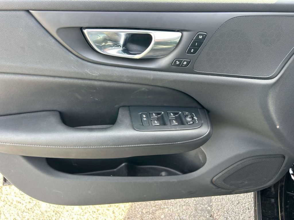 Certified 2023 Volvo S60 B5 Plus w/ Climate Package image 18