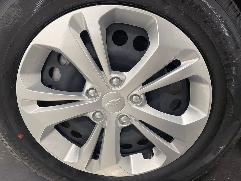 Used 2024 Chevrolet Trax LS w/ Driver Confidence Package image 17