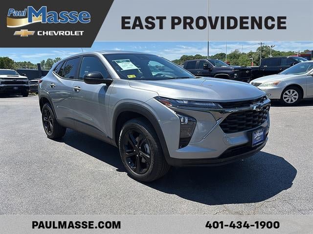 Certified 2025 Chevrolet Trax RS w/ Driver Confidence Package FWD image 3