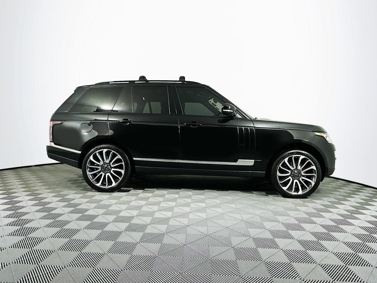 Used 2016 Land Rover Range Rover Supercharged image 7
