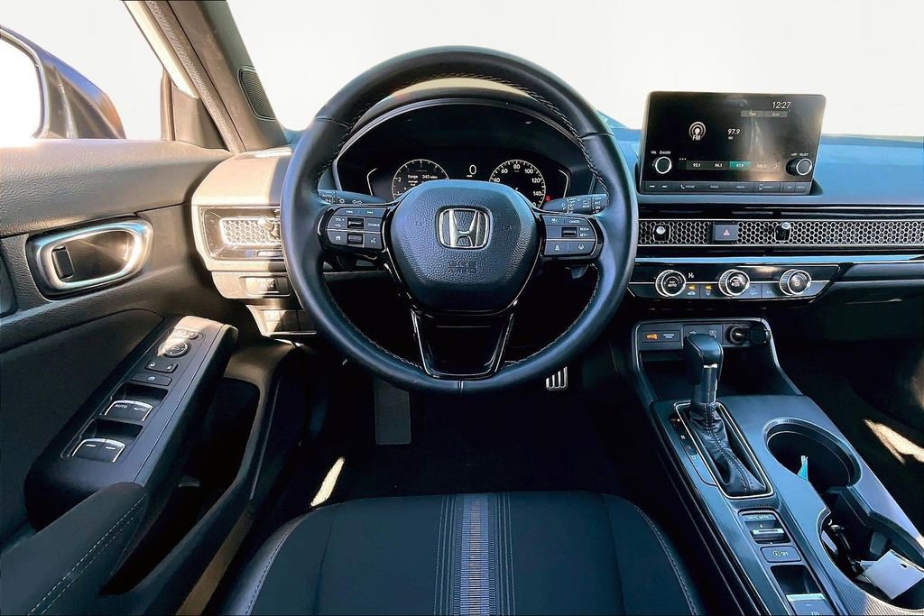 Used 2025 Honda Civic Sport image 9