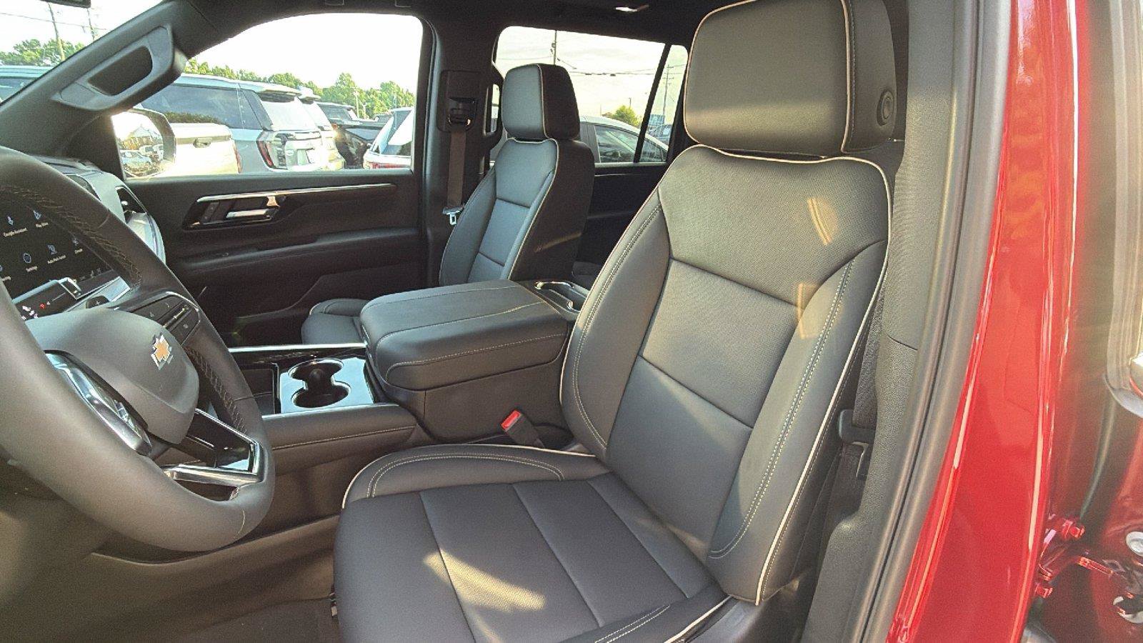 New 2026 Chevrolet Suburban Premier w/ Sun And Tow Package AWD/4WD image 17