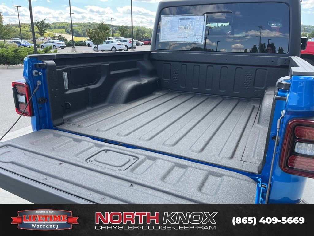 New 2025 Jeep Gladiator Sport image 20