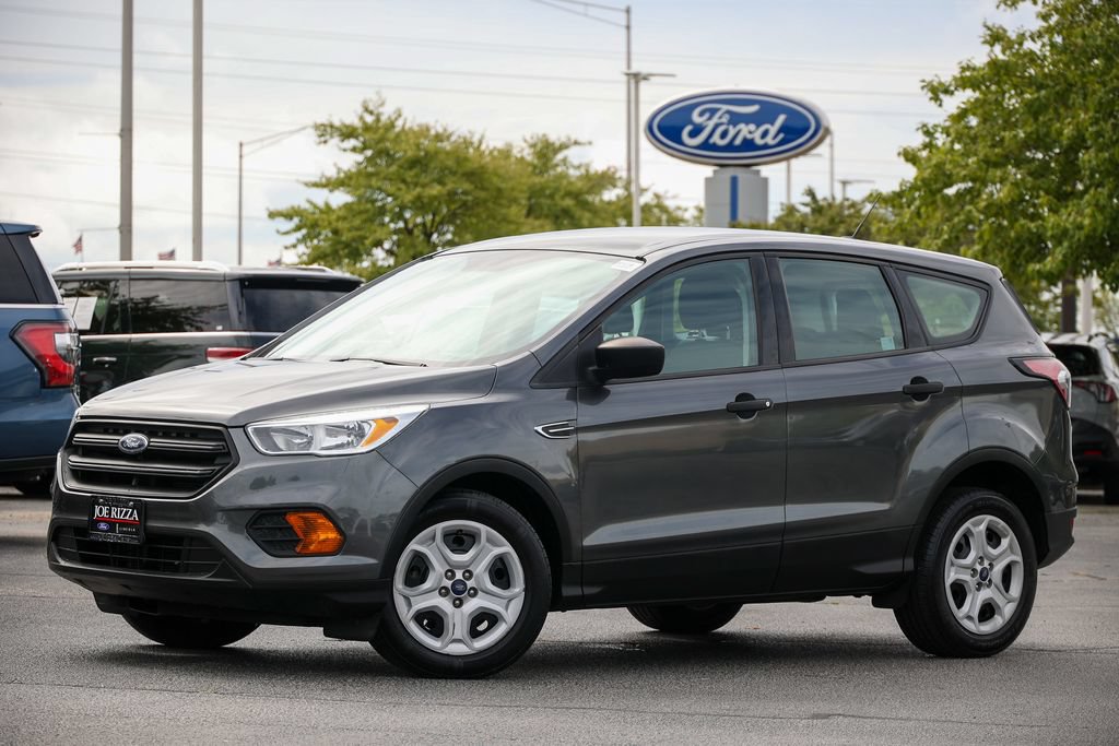 Used 2017 Ford Escape SE w/ SE Sport Appearance Package FWD image 2