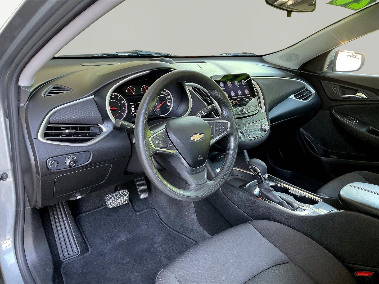 Used 2023 Chevrolet Malibu LT FWD image 16