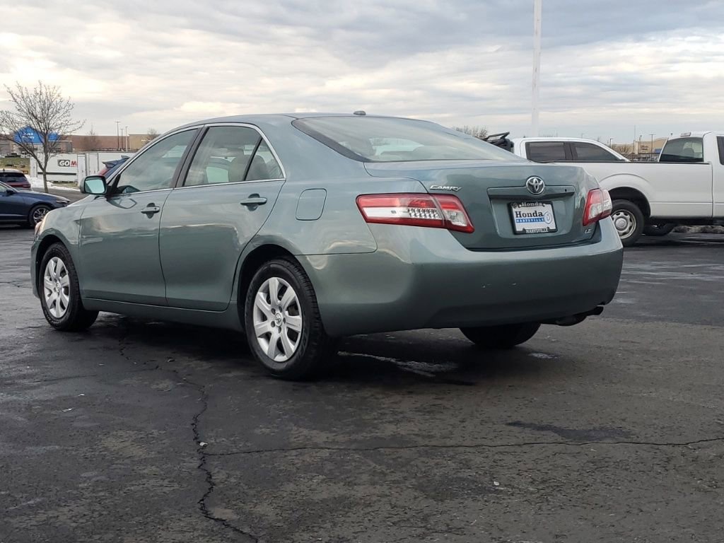 Used 2011 Toyota Camry LE image 5
