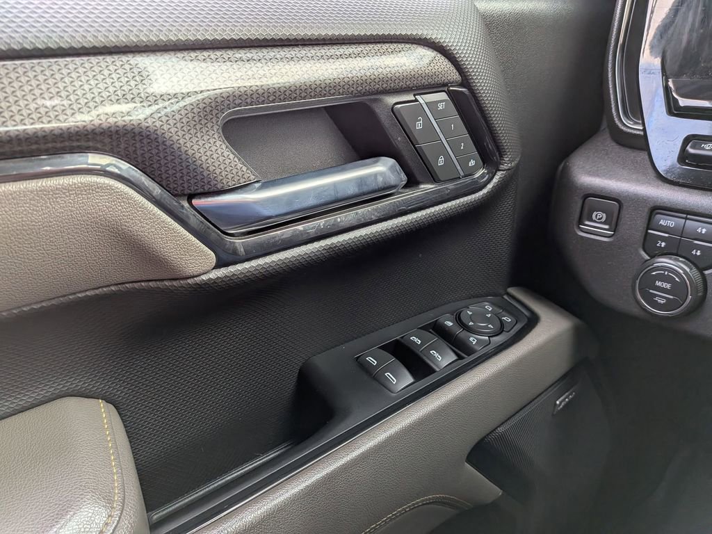 Used 2022 Chevrolet Silverado 1500 ZR2 w/ Technology Package image 28