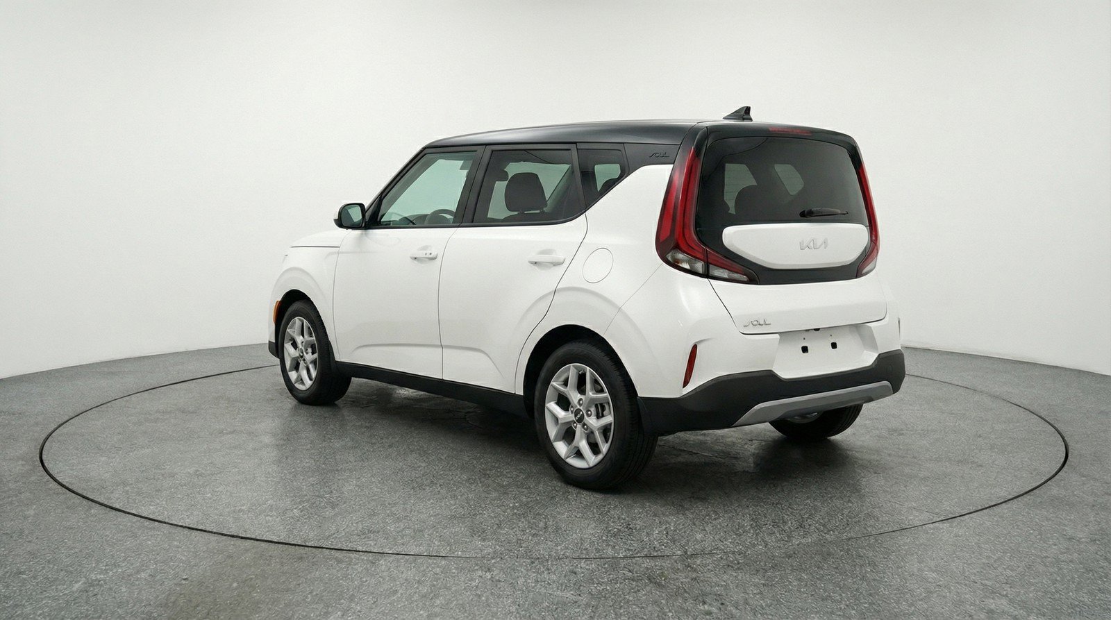 Used 2025 Kia Soul LX w/ LX Technology Package FWD image 6