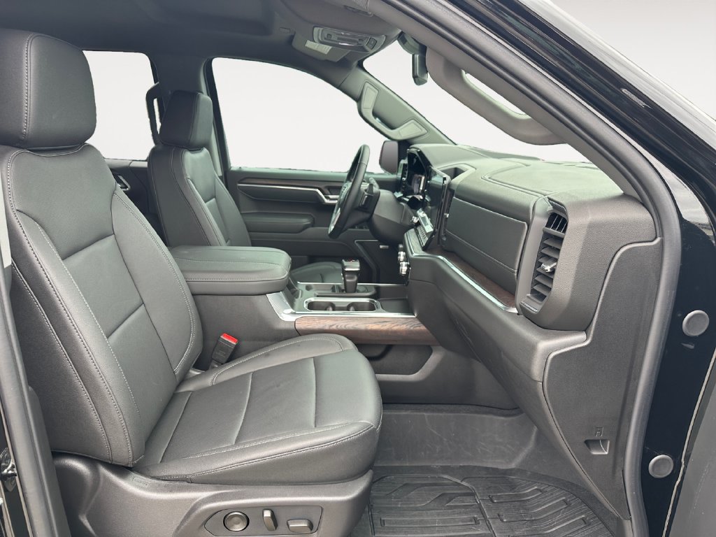 Used 2026 GMC Sierra 1500 SLT w/ SLT Premium Plus Package AWD/4WD image 15