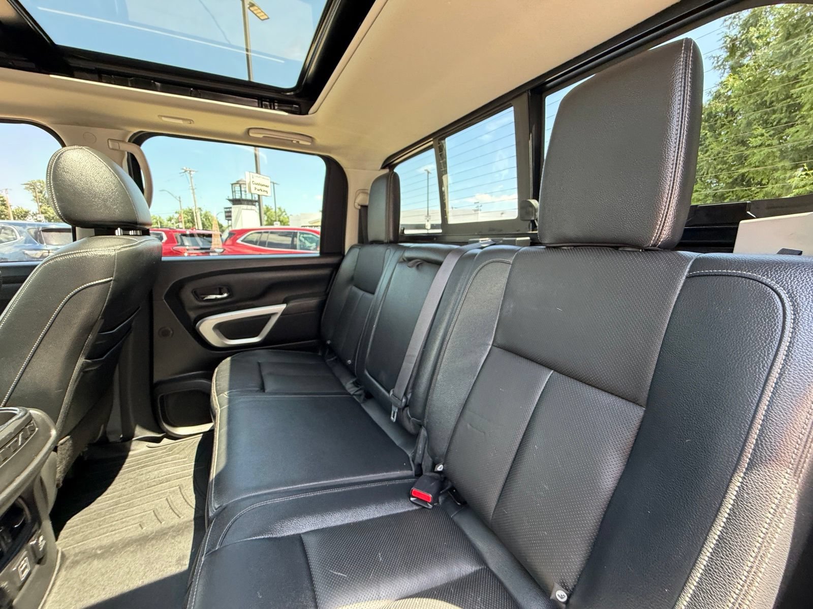 Used 2021 Nissan Titan SL w/ Moonroof Package AWD/4WD image 11