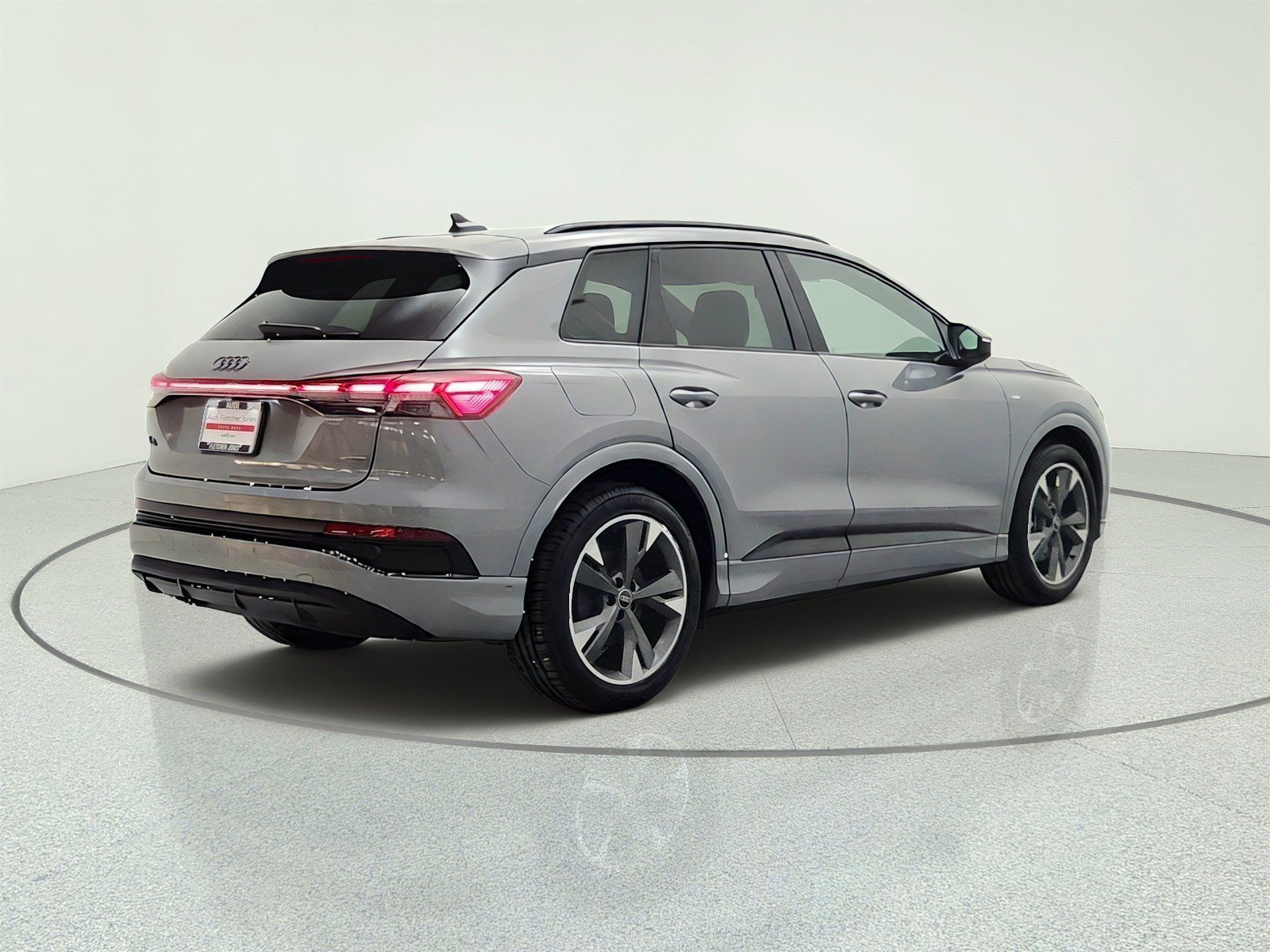 Used 2024 Audi Q4 e-tron Premium Plus w/ Premium Plus AWD/4WD image 5