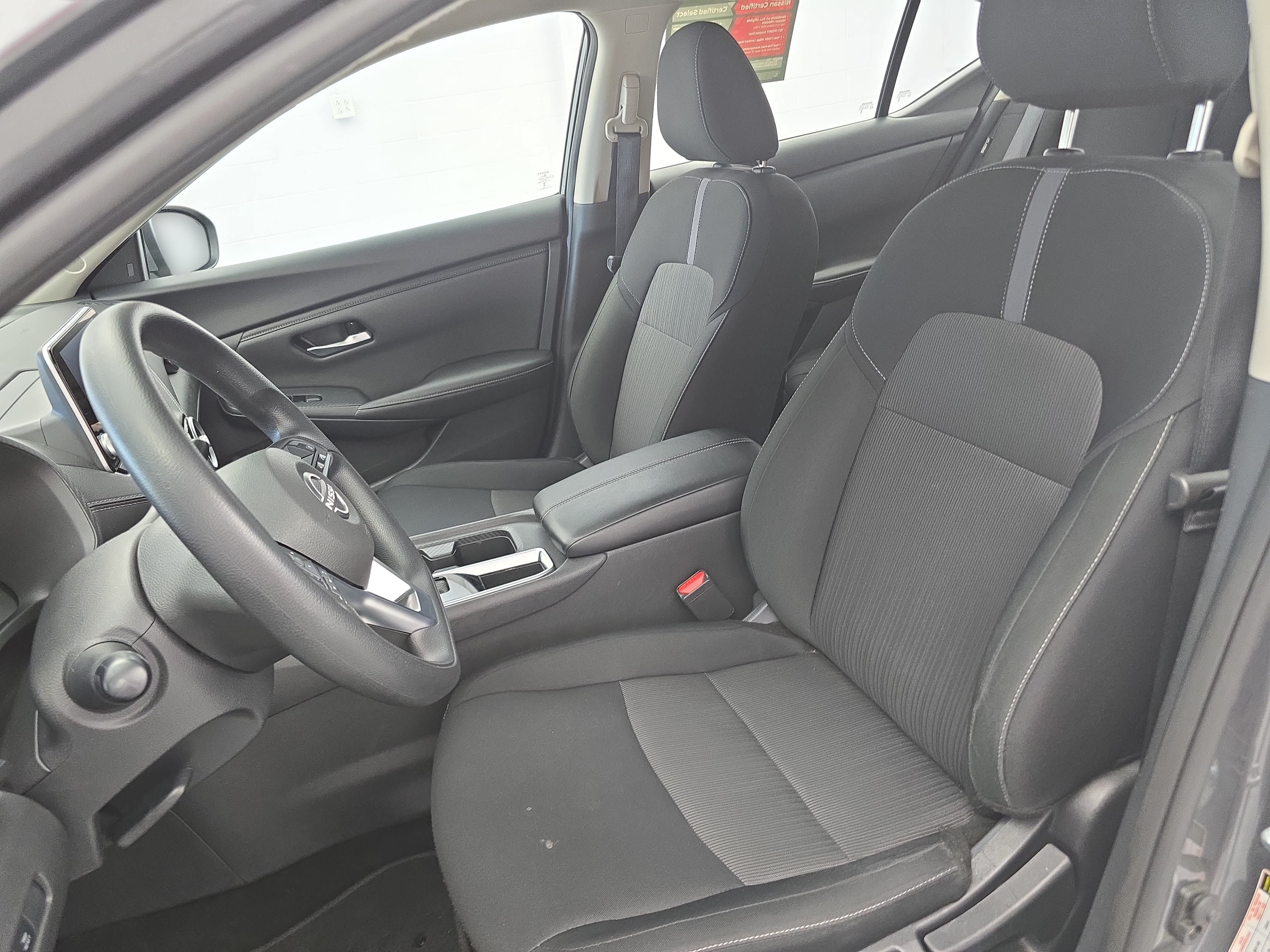 Used 2025 Nissan Sentra SV FWD image 14