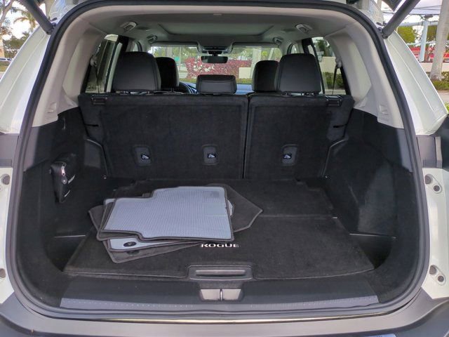 Used 2023 Nissan Rogue SL w/ SL Premium Package image 12
