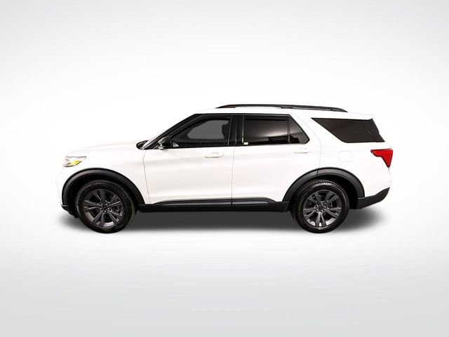 Used 2023 Ford Explorer XLT w/ Equipment Group 202A image 4