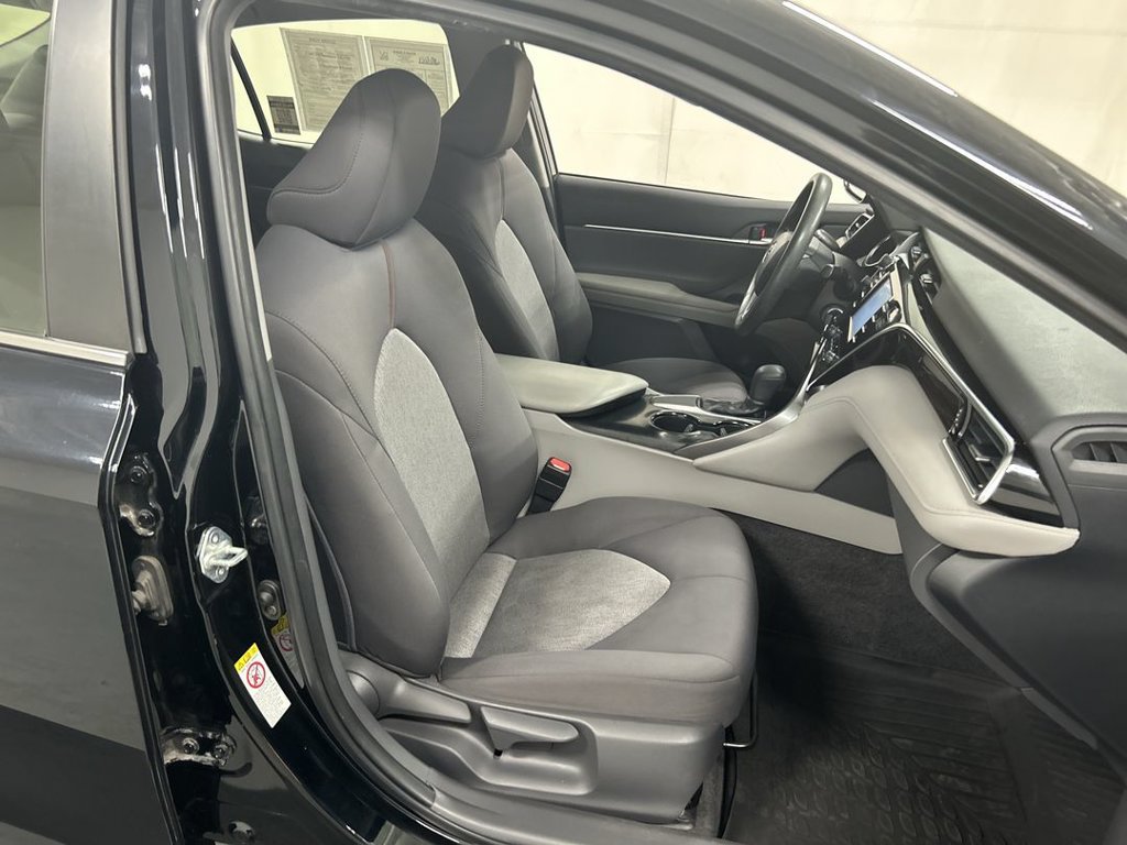 Used 2018 Toyota Camry LE FWD image 22