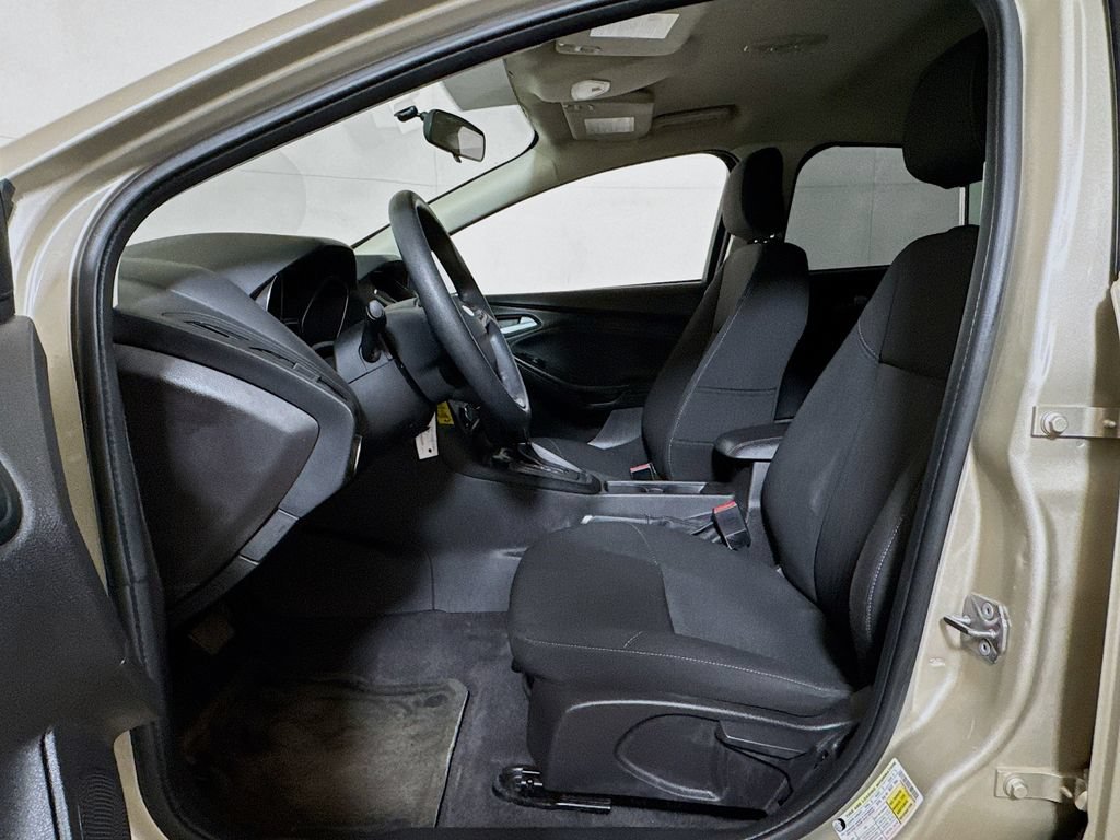 Used 2018 Ford Focus SE FWD image 17