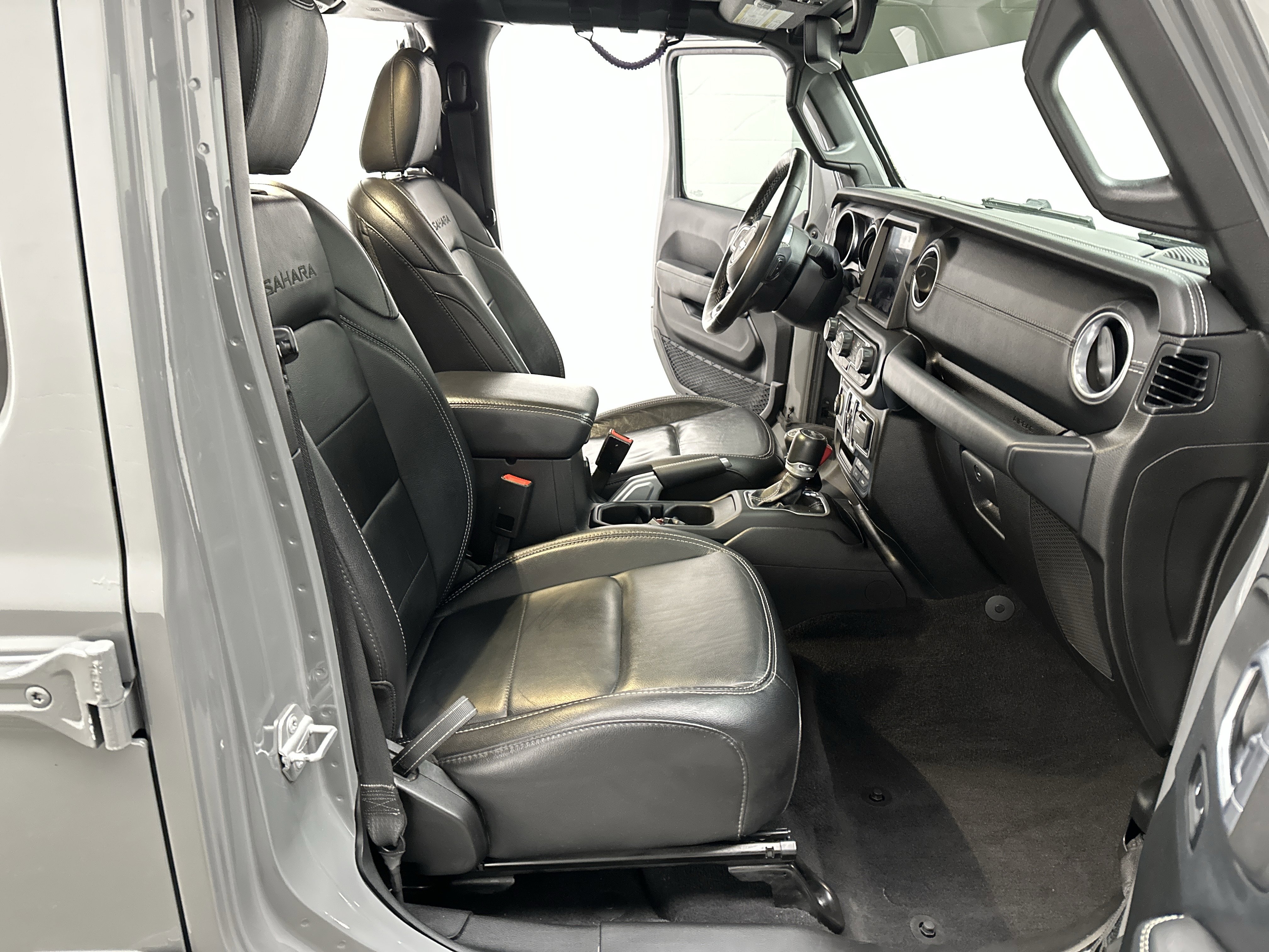 Used 2019 Jeep Wrangler Unlimited Sahara w/ Dual Top Group image 24