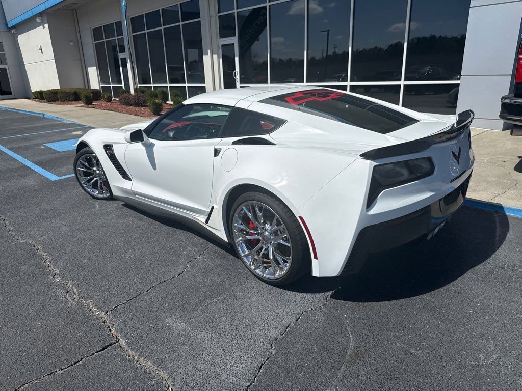 Used 2016 Chevrolet Corvette Z06 w/ 3LZ Preferred Equipment Group image 5