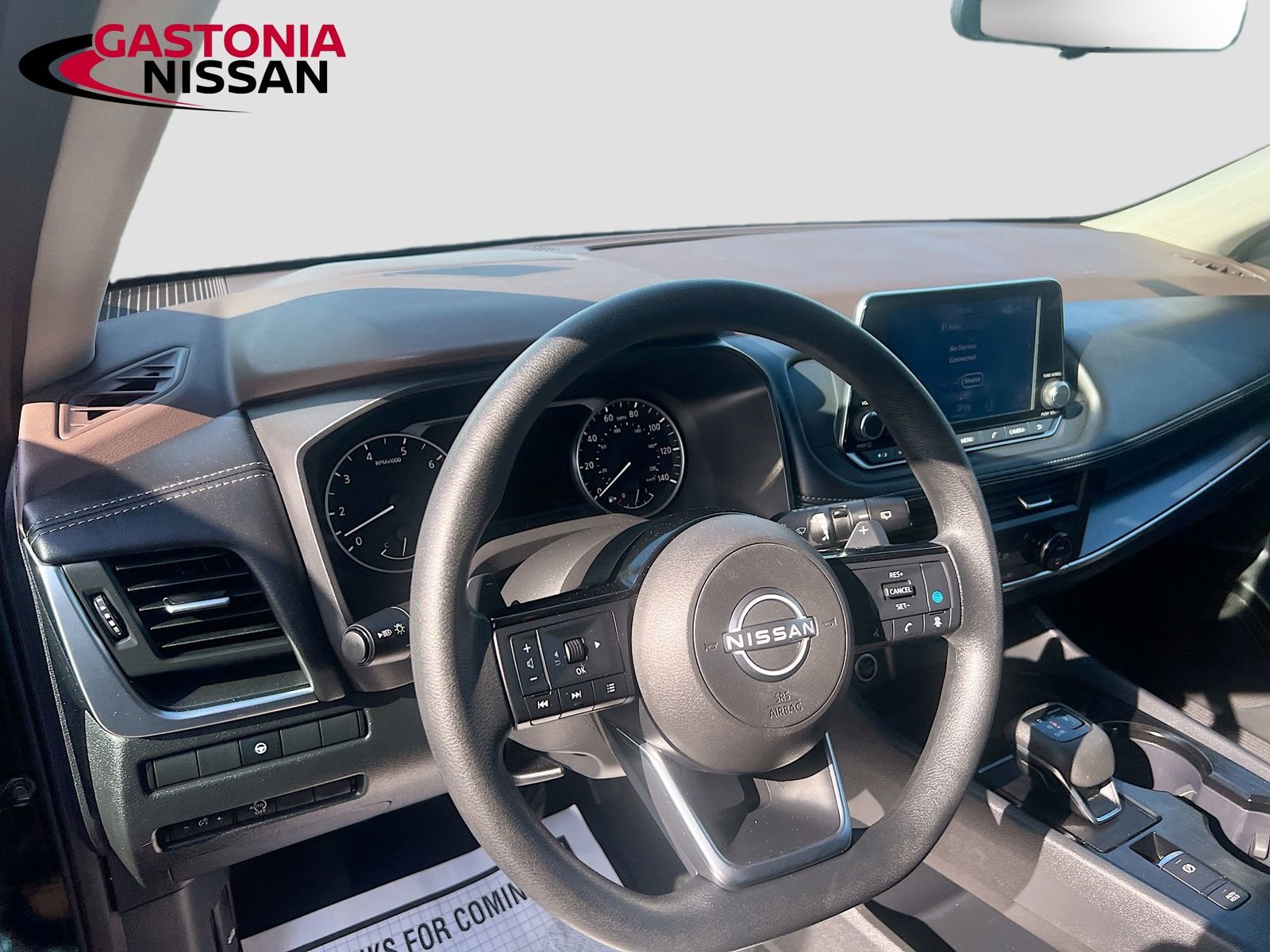 Used 2023 Nissan Rogue SV image 11