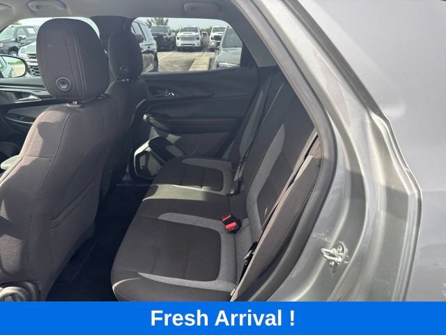 Used 2025 Chevrolet TrailBlazer LT FWD image 3