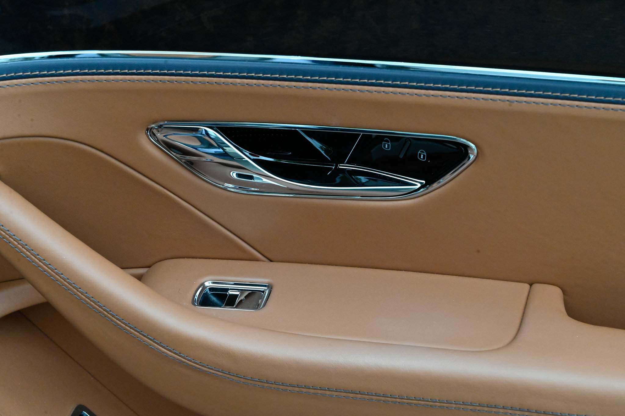 Used 2022 Bentley Flying Spur V8 AWD/4WD image 65
