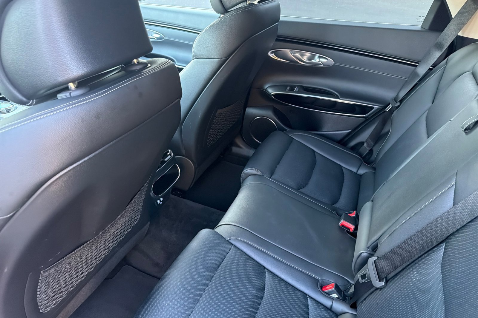 Used 2025 Genesis GV70 2.5T image 16