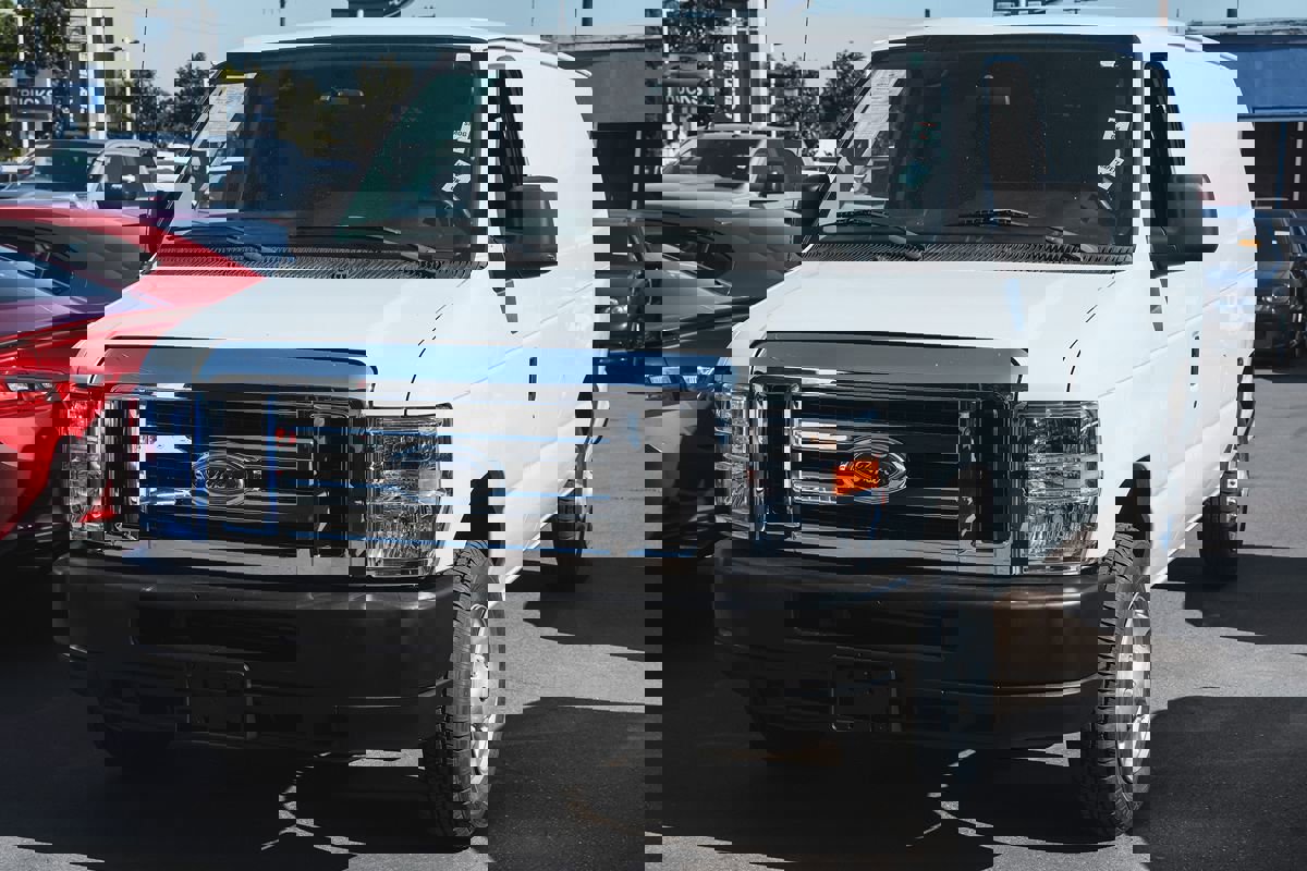 Used 2013 Ford E-150 and Econoline 150 image 3