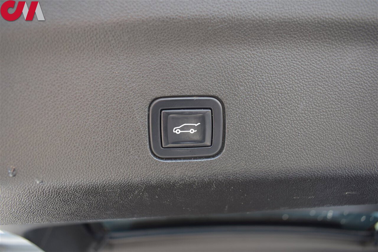 Used 2022 GMC Yukon XL Denali image 31