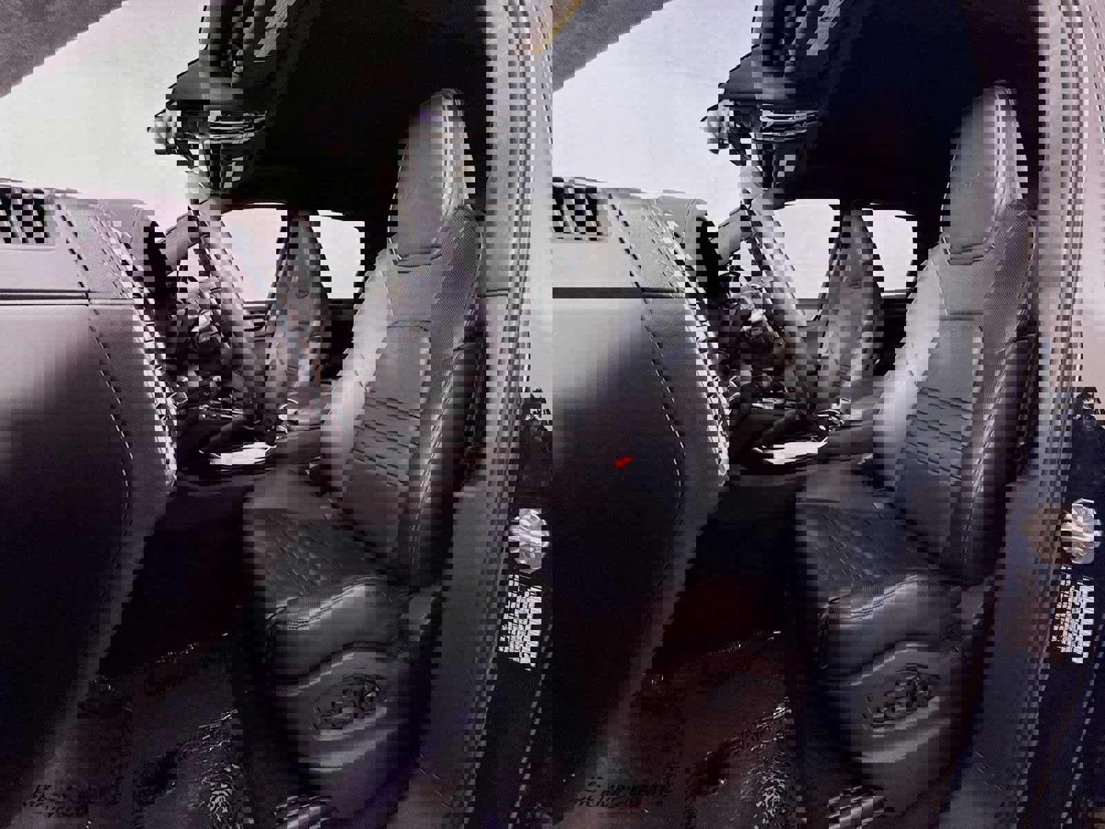 Used 2023 Porsche Cayenne Turbo S image 5