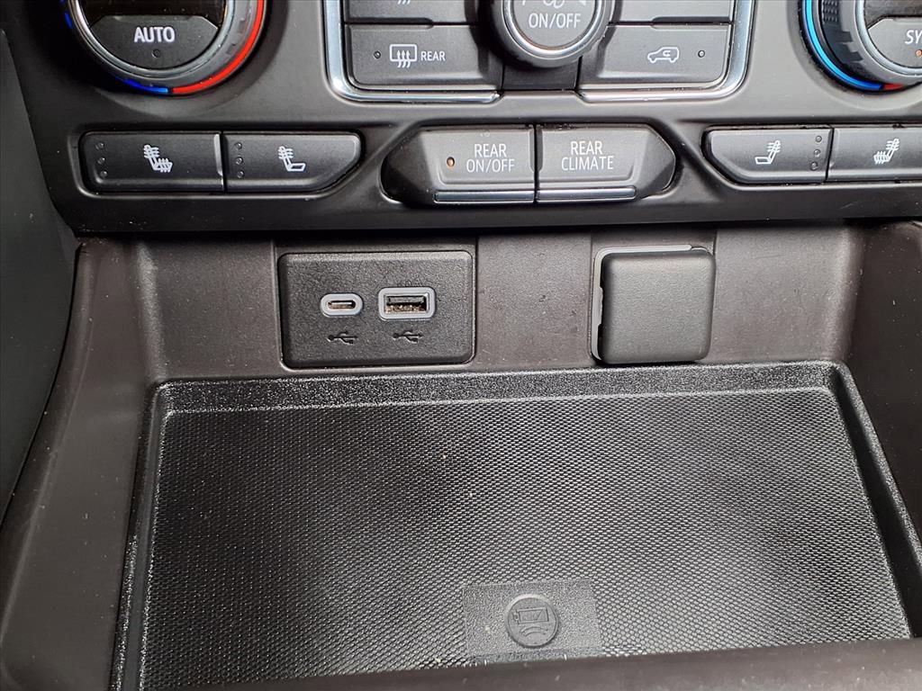 Used 2022 Chevrolet Suburban LT image 6