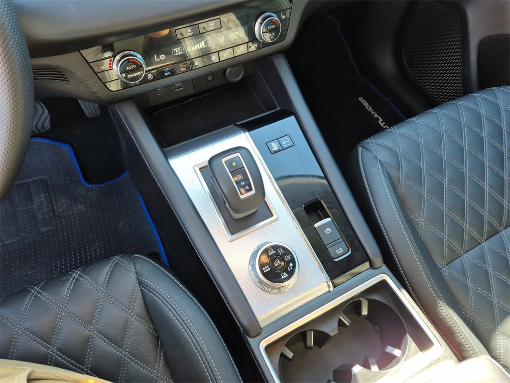 Used 2024 Mitsubishi Outlander 4WD Plug-In Hybrid image 55