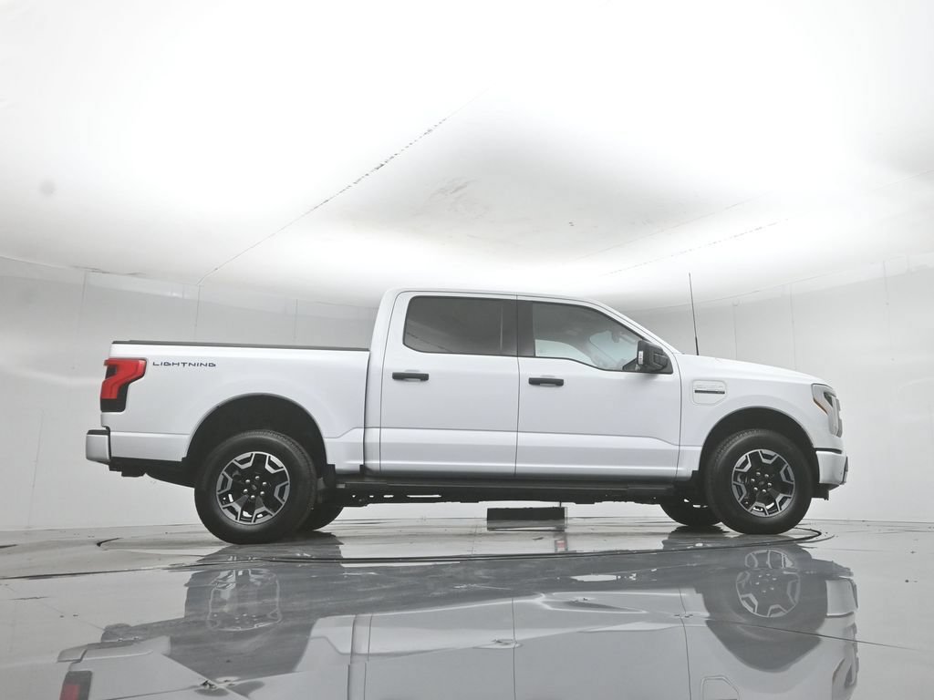 Certified 2023 Ford F150 Lightning XLT AWD/4WD image 8
