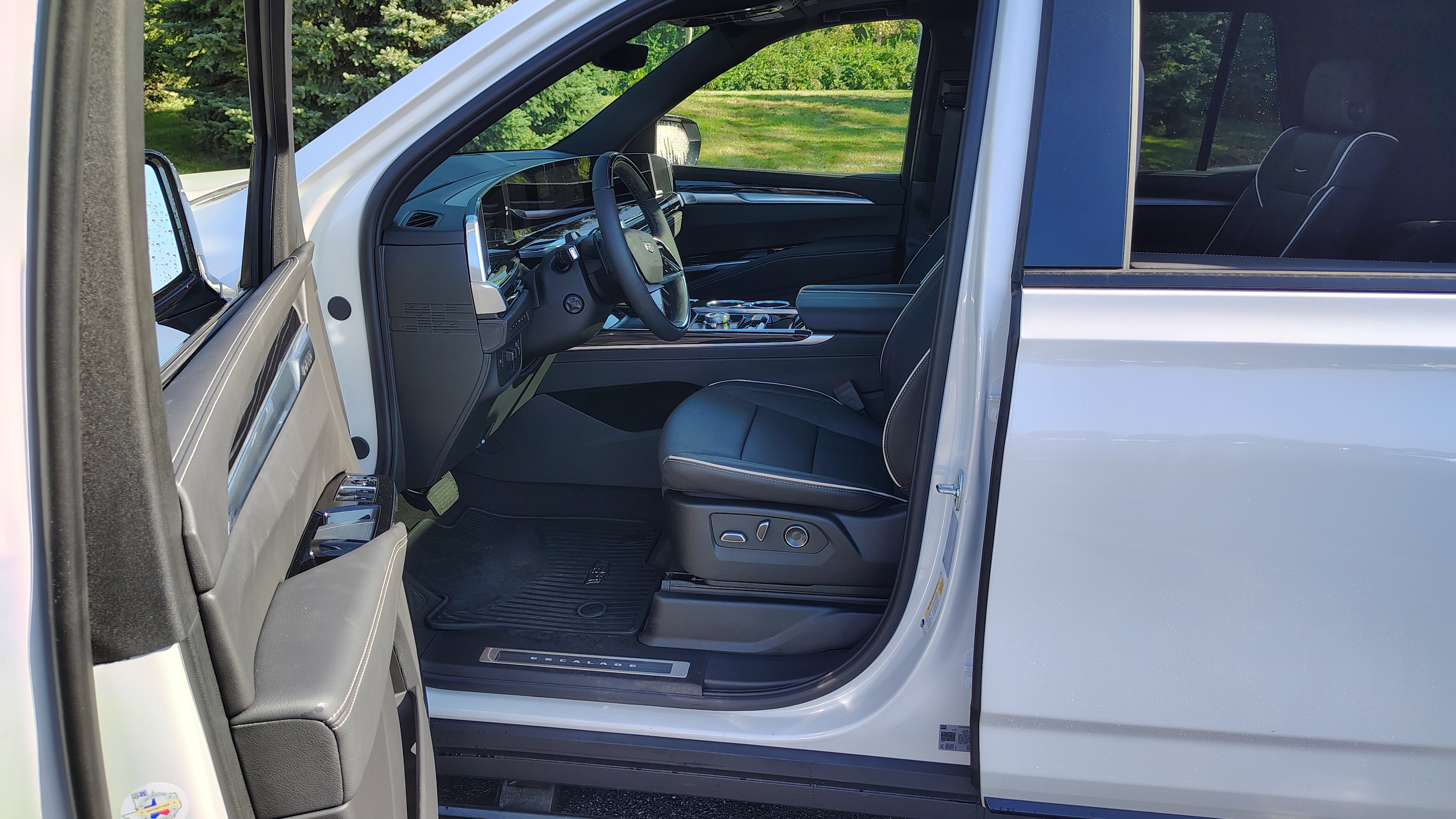 New 2025 Cadillac Escalade Sport w/ Touring Package image 8
